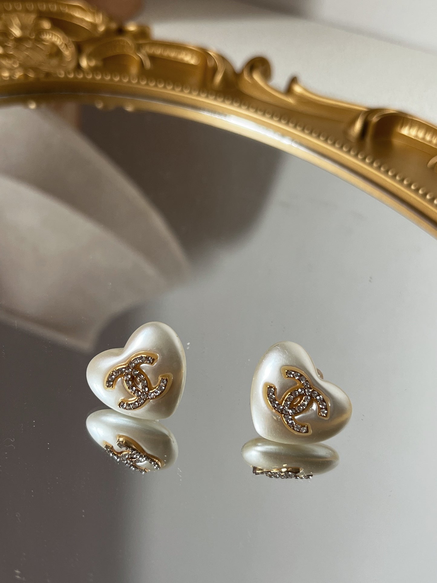 Cc pearly heart earrings