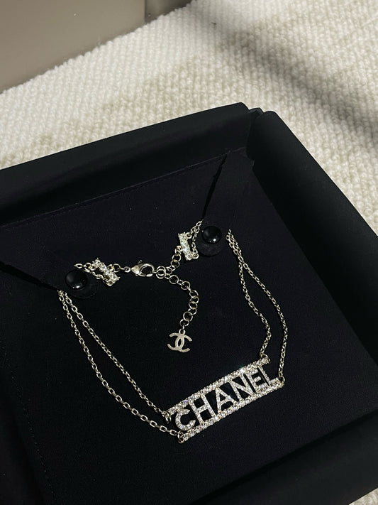 CC logo choker