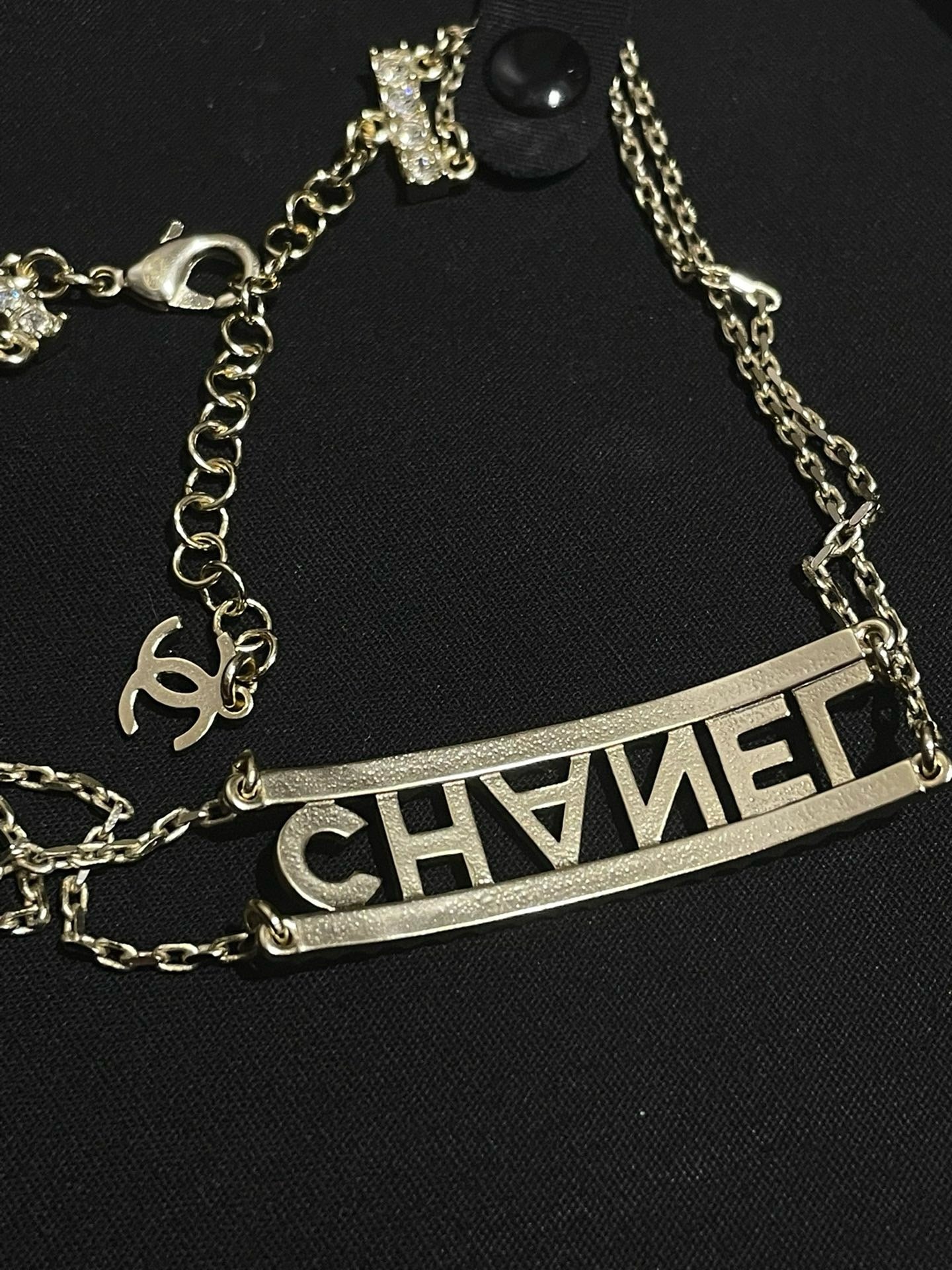 CC logo choker