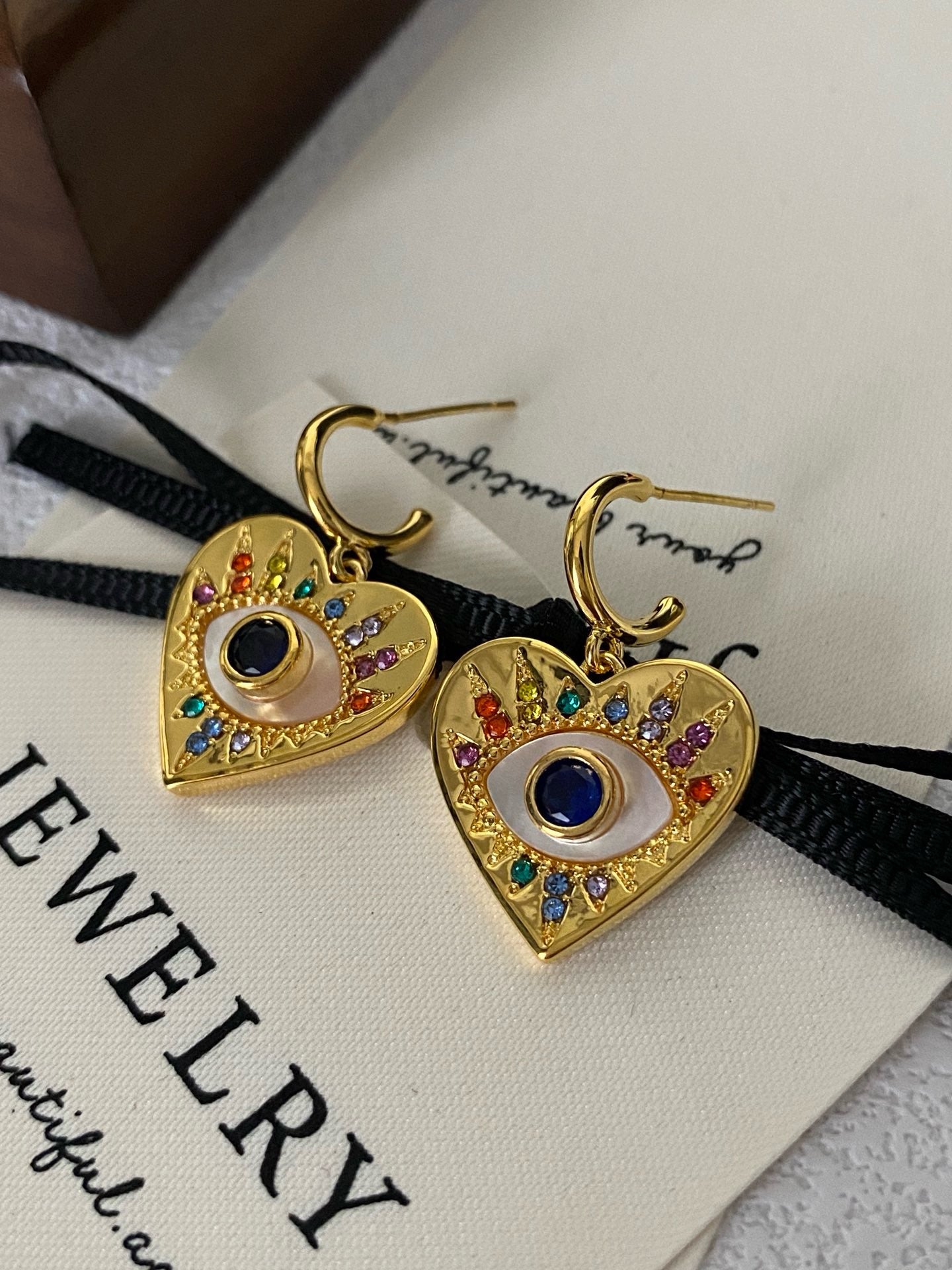 Heart eye earrings