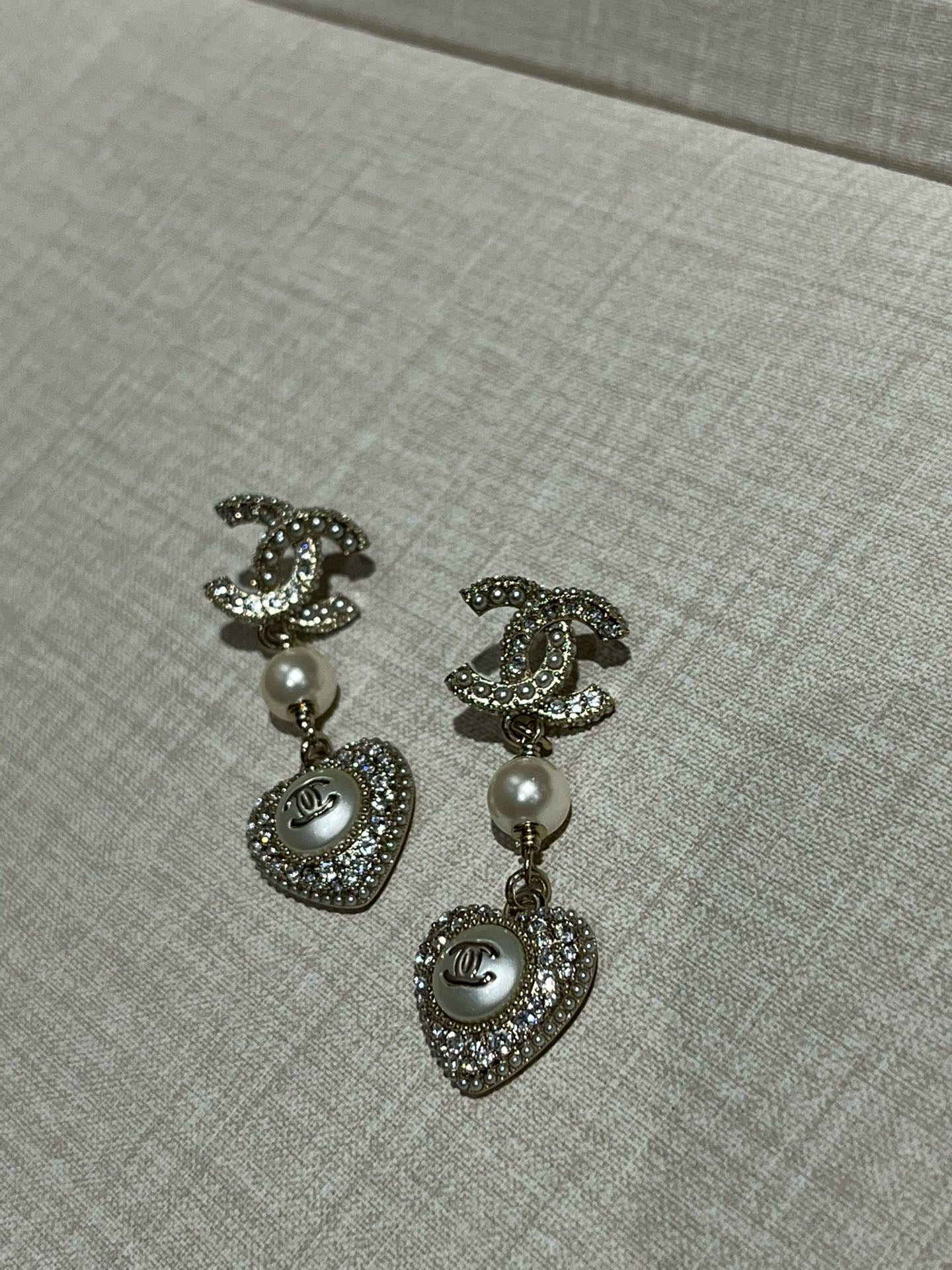 Vintage Cc heart earrings