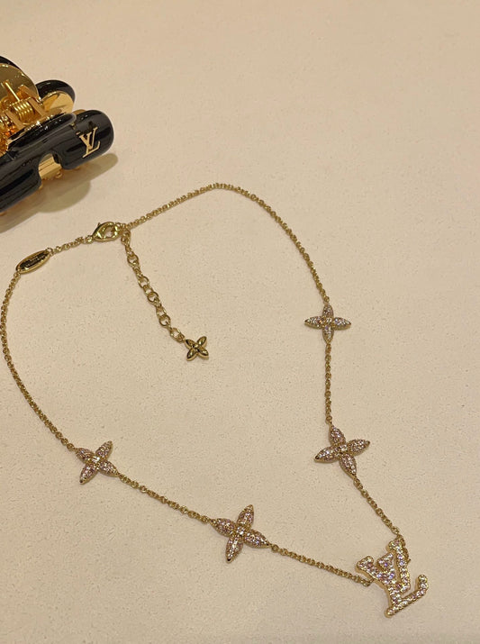 Lynn star necklace