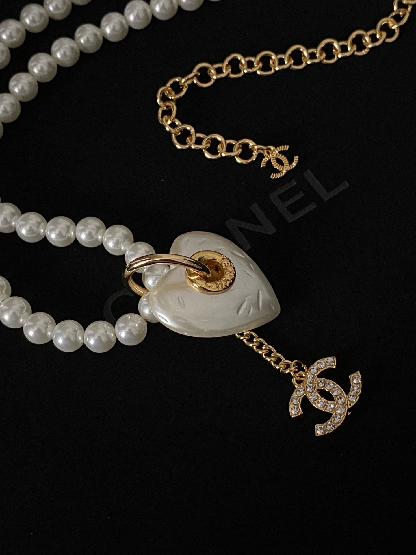 Coco pearl heart necklace