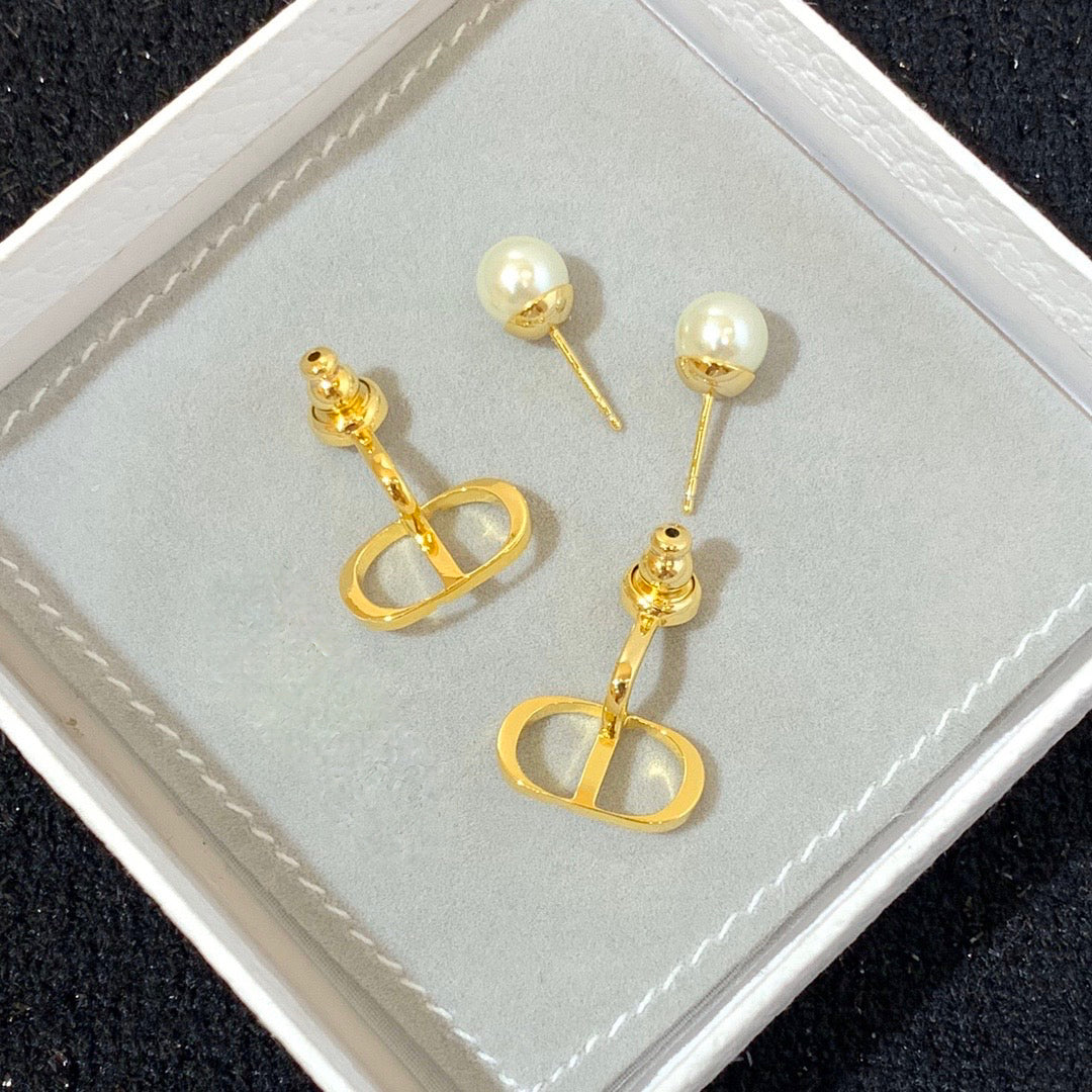 CD classic pearl earrings