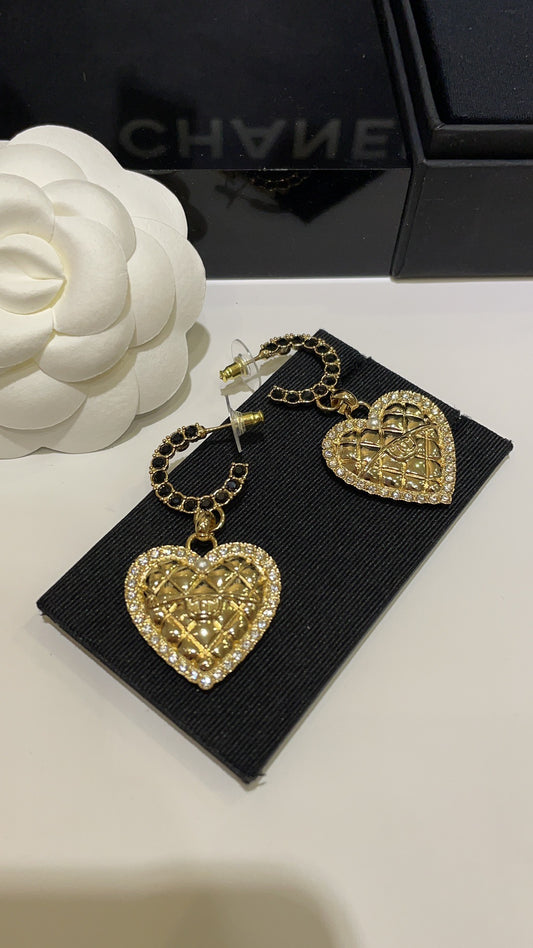 CC vintage love earrings