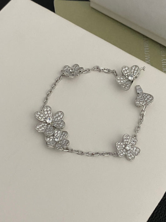 Clover V bracelet