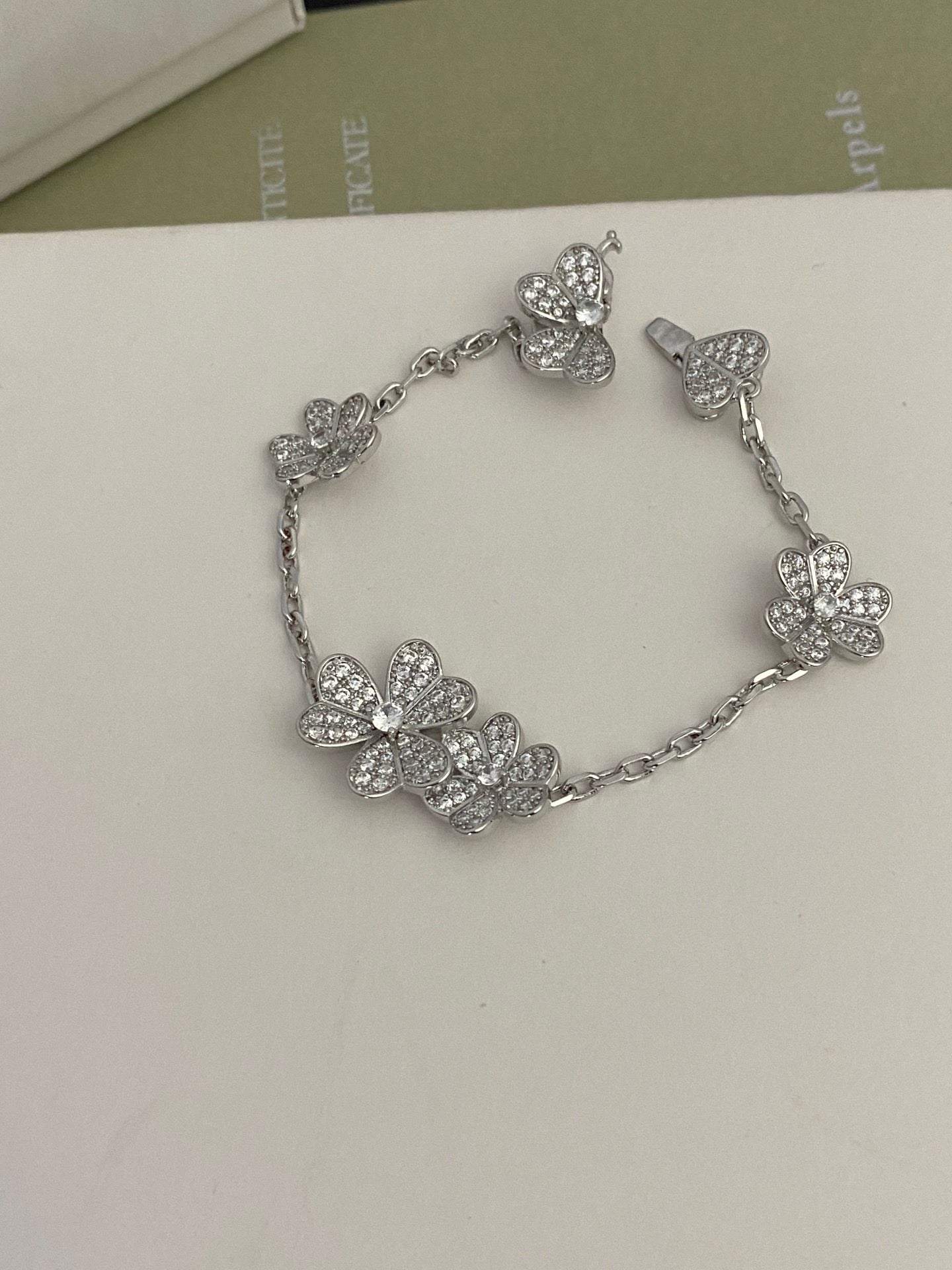 Clover V bracelet