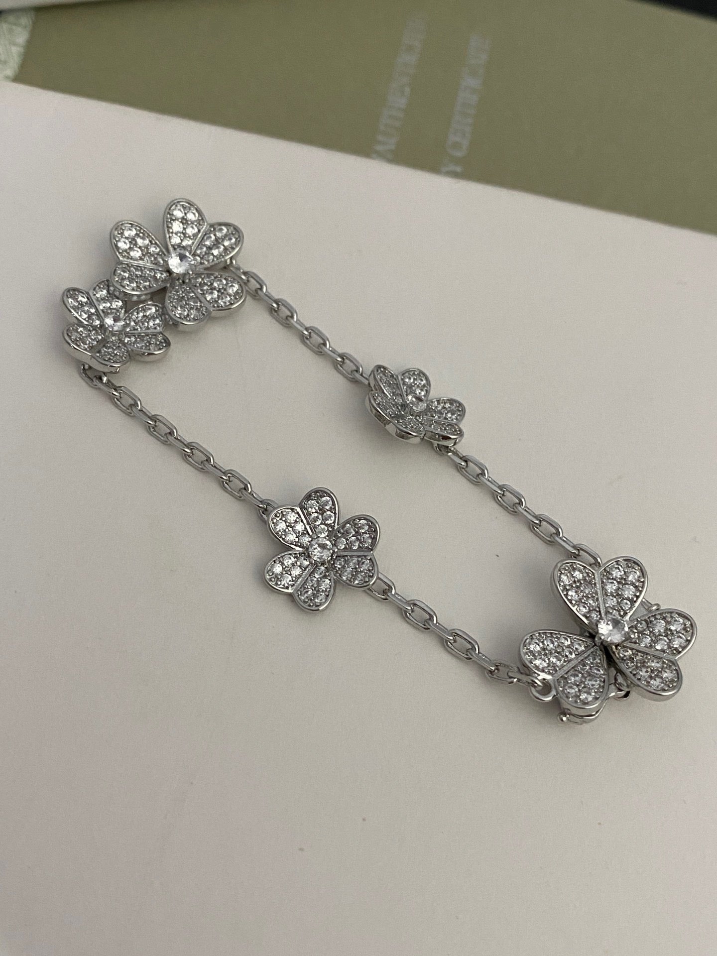 Clover V bracelet