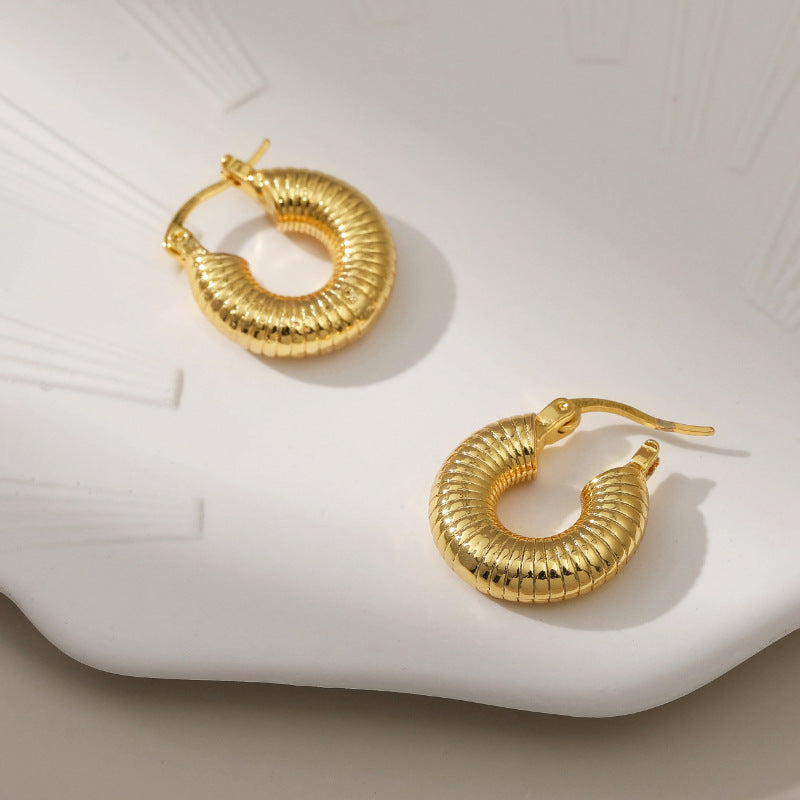 18K Threaded earrings