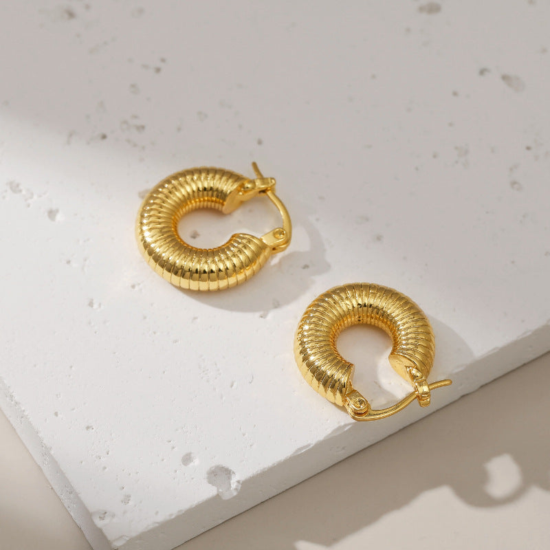 18K Threaded earrings